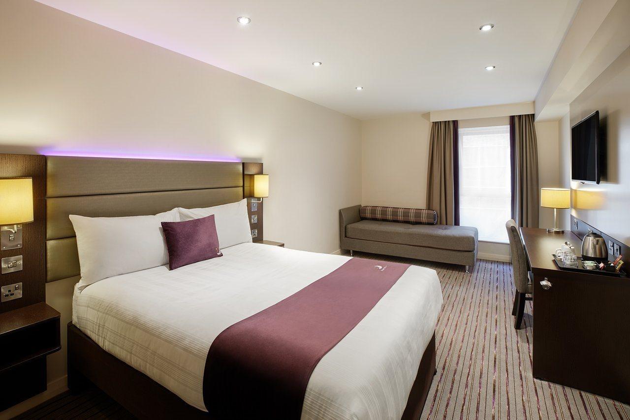 Premier Inn Gloucester Exterior photo