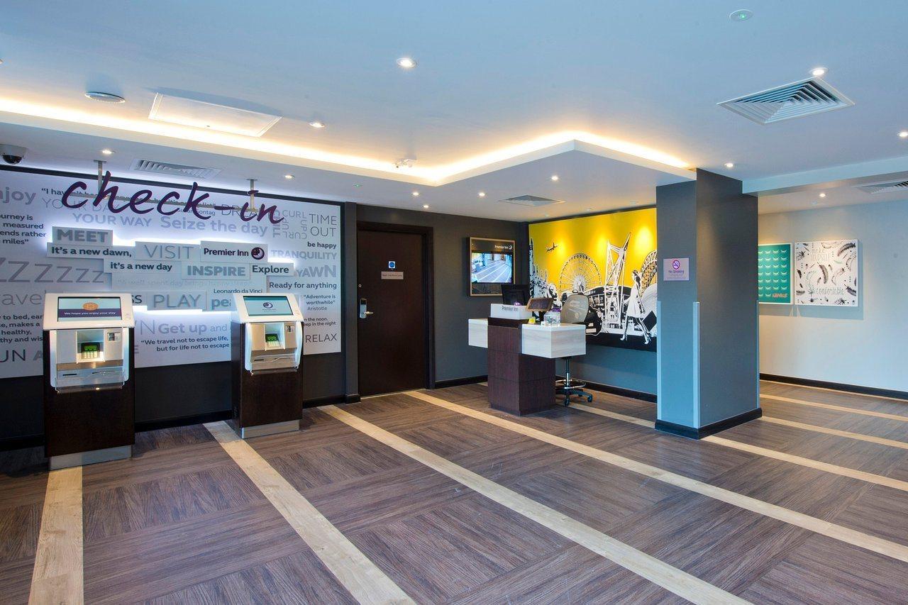 Premier Inn Gloucester Exterior photo